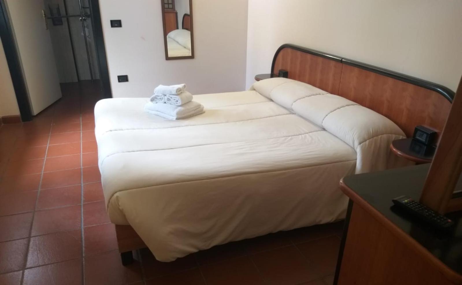 LH Albergo Il Picchio Pescasseroli Esterno foto