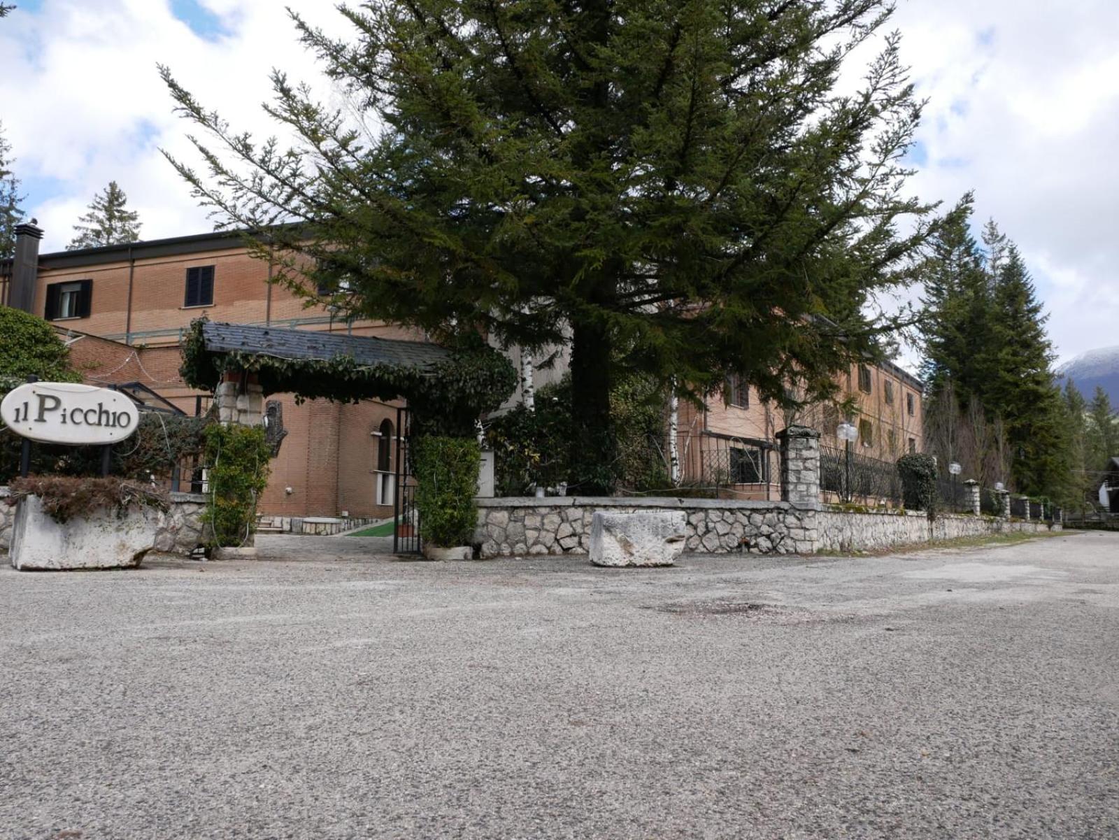 LH Albergo Il Picchio Pescasseroli Esterno foto