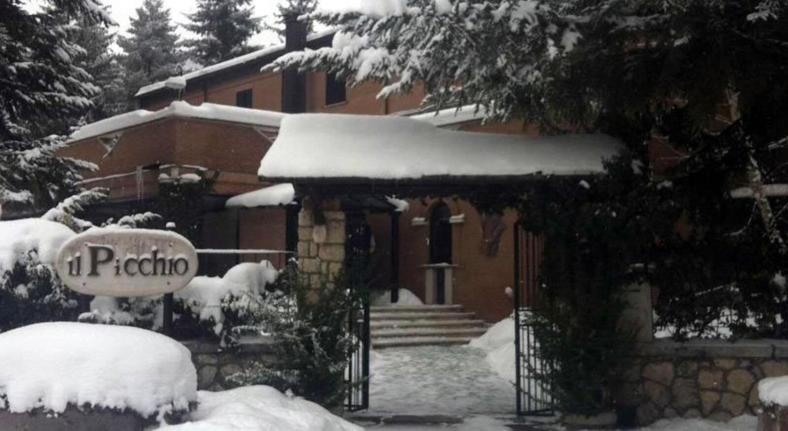 LH Albergo Il Picchio Pescasseroli Esterno foto
