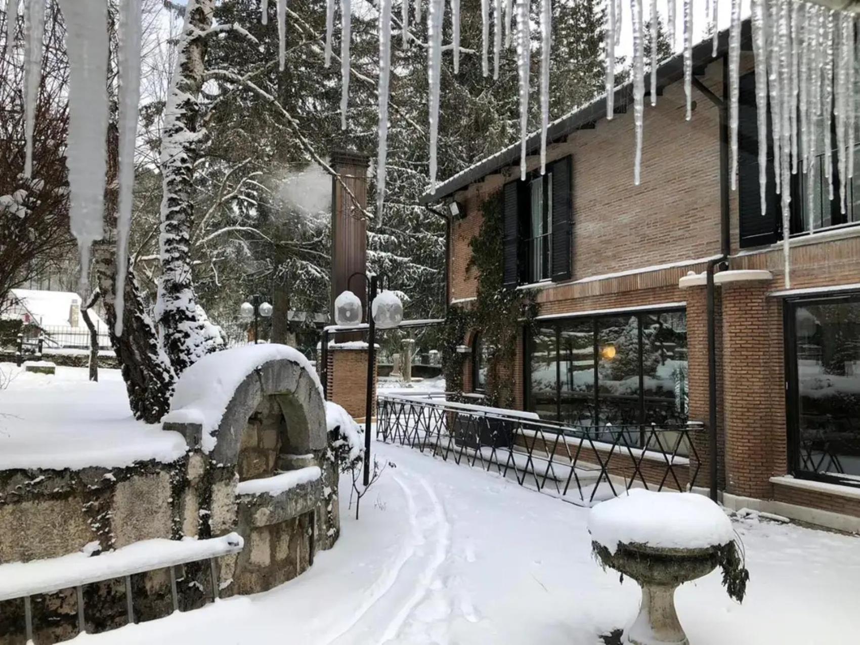 LH Albergo Il Picchio Pescasseroli Esterno foto