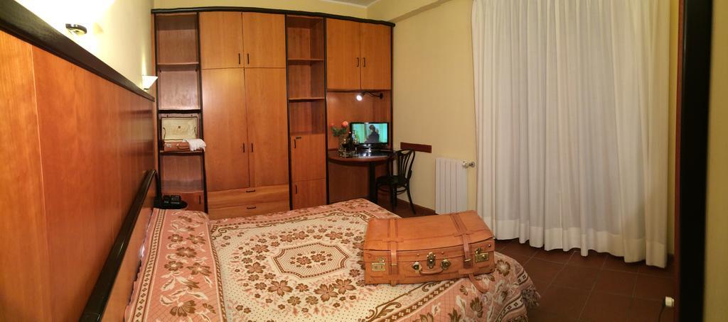 LH Albergo Il Picchio Pescasseroli Camera foto