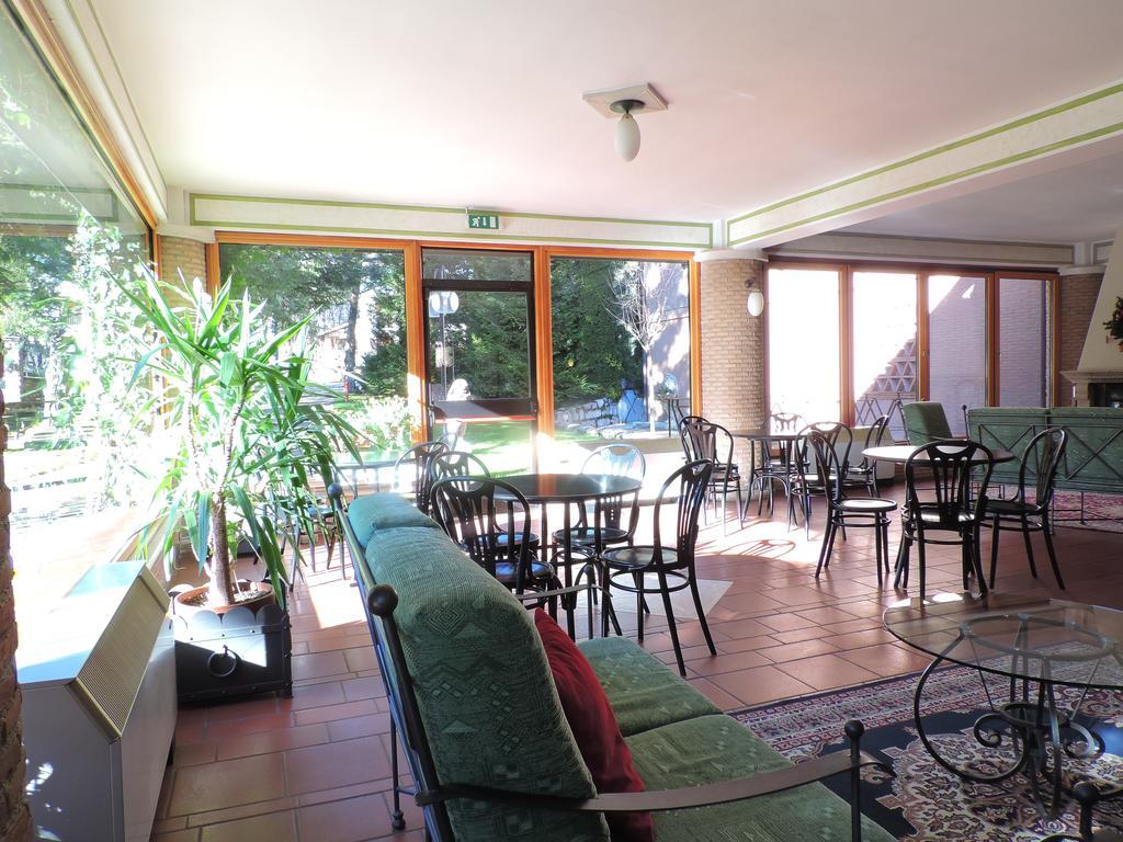 LH Albergo Il Picchio Pescasseroli Esterno foto