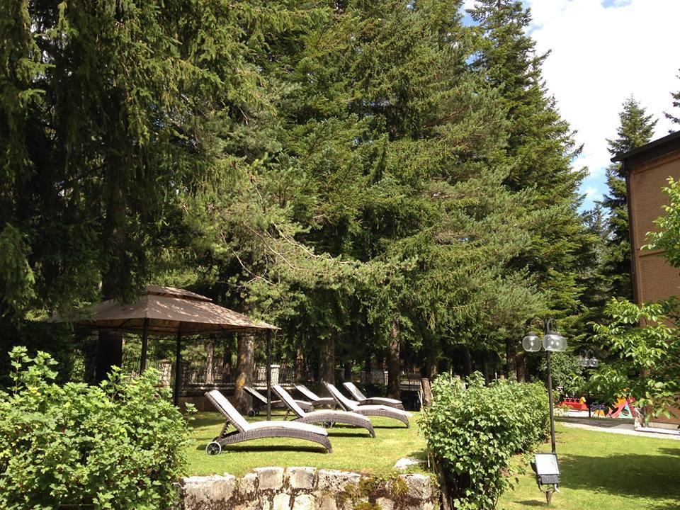 LH Albergo Il Picchio Pescasseroli Esterno foto