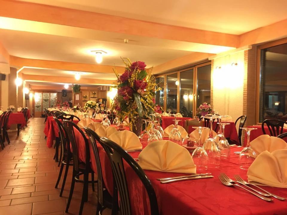 LH Albergo Il Picchio Pescasseroli Esterno foto